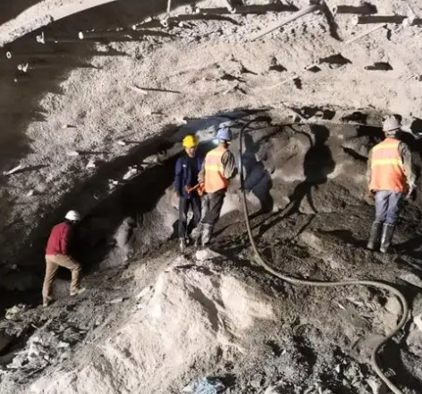 永德拱顶带模注浆料的施工流程及注意事项